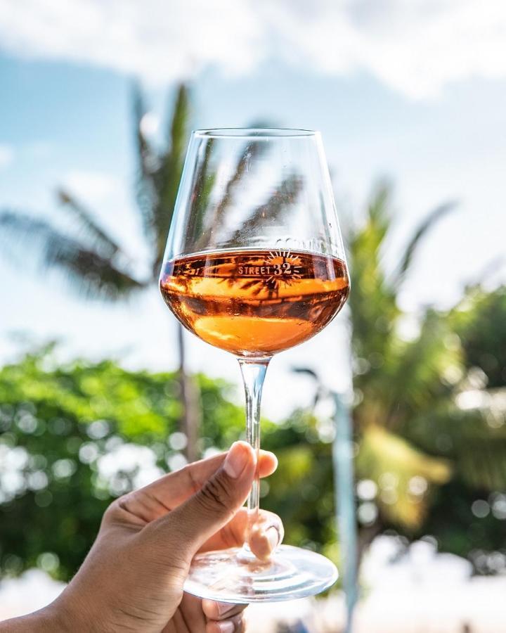 Hotel Mamaka By Ovolo Kuta Lombok Exterior foto A glass of orange wine