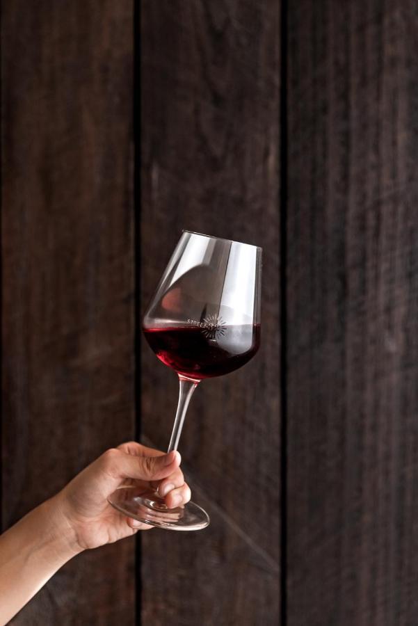 Hotel Mamaka By Ovolo Kuta Lombok Exterior foto A glass of red wine